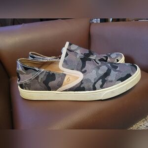 Olukai Pehuea P'ai Camo Slip On Shoes Womans Size 10